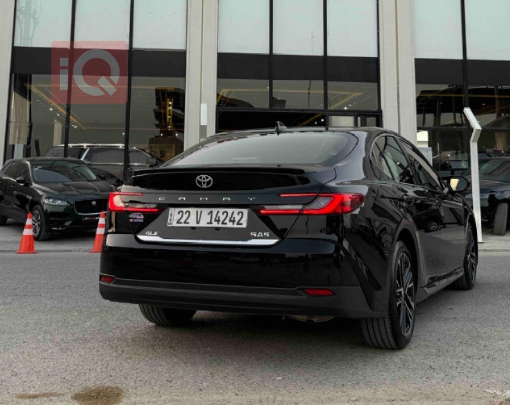 تۆیۆتا کامری